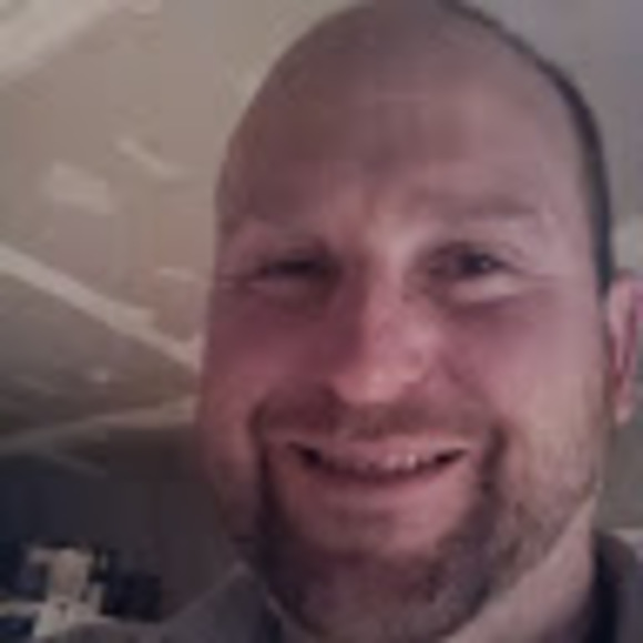 Profile Picture of Michael Boyer (@mikeboyer8) on Poshmark