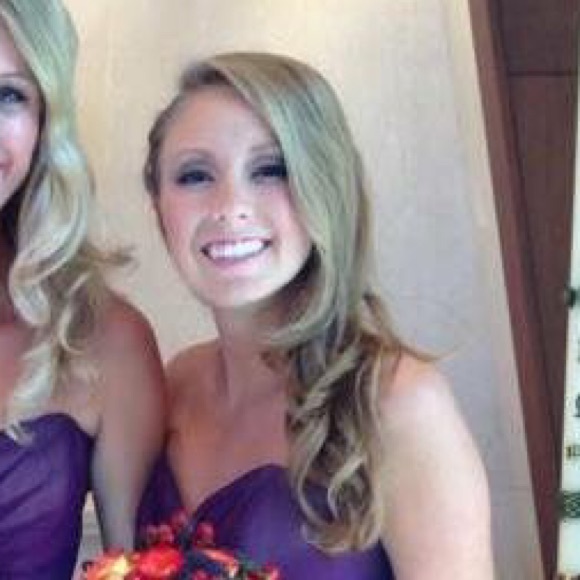 Profile Picture of Danielle Hanovich (@daniehanovich) on Poshmark