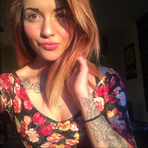 Profile Picture of Holly Upham (@hollyupham) on Poshmark