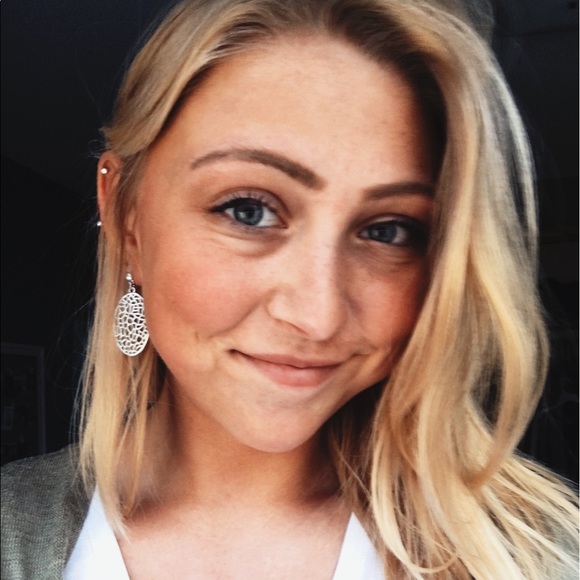 Profile Picture of Makenzie Meyers (@makmeyers17) on Poshmark