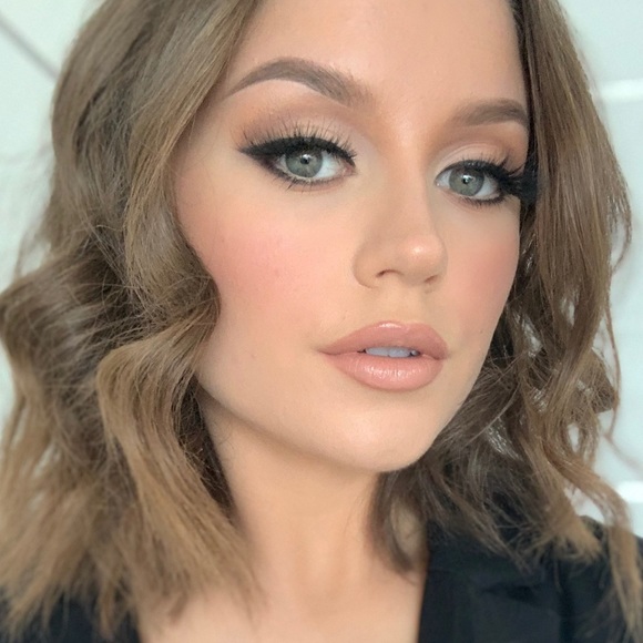 Profile Picture of Valentina Maffey (@iamtinafey) on Poshmark