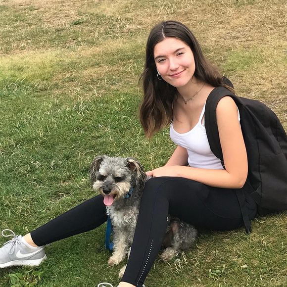 Profile Picture of Cassie Tredwell (@cassiejanet) on Poshmark