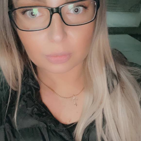 Profile Picture of Kristina Broshko (@broshkri91) on Poshmark