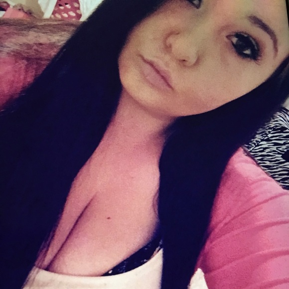 Profile Picture of Jenny Ryskamp (@jenny_rysk) on Poshmark