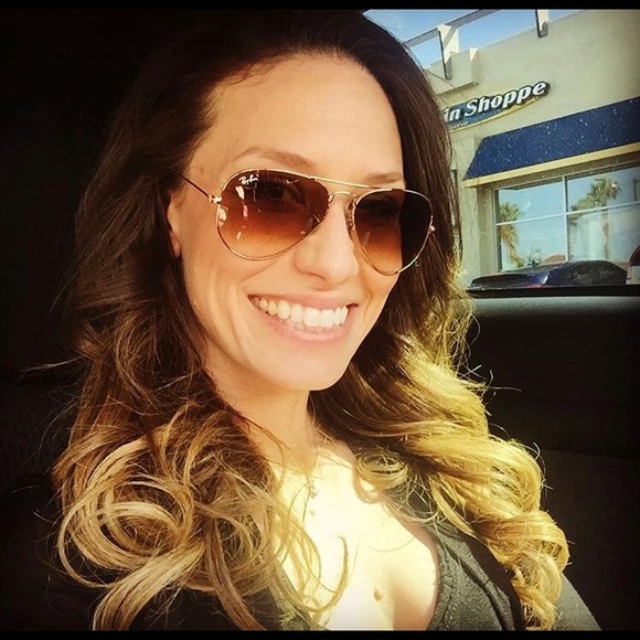 Profile Picture of Amanda Heller (@amandahellerlv) on Poshmark