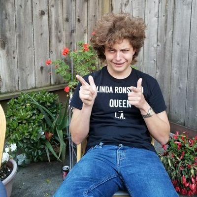 Profile Picture of Chris Cothran (@LilRockerDude) on Twitter