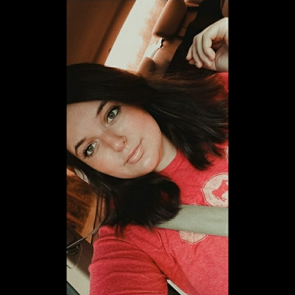 Profile Picture of Cheyanna Tollison (@cheyhaley) on Poshmark