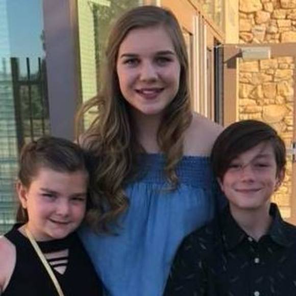 Profile Picture of Krystal Scott (@akscott06) on Poshmark