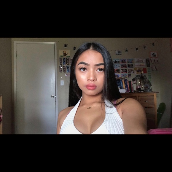 Profile Picture of Sky Victor (@skybethanyy) on Poshmark