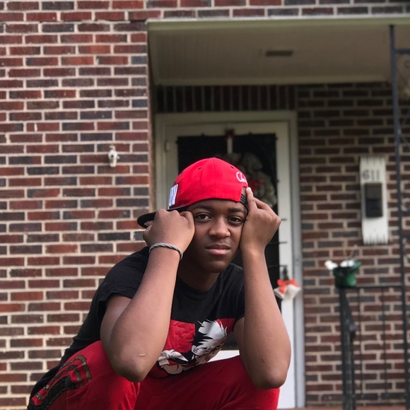 Profile Picture of Tyler Mcintyre (@taaetmc) on Poshmark