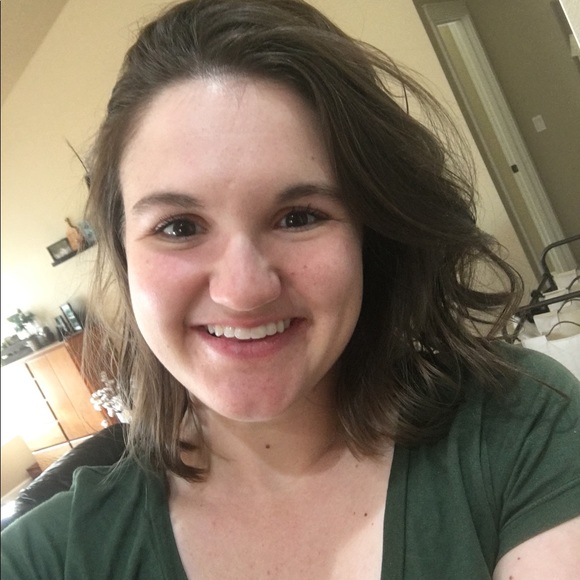 Profile Picture of Alisha Baertlein (@abaert) on Poshmark