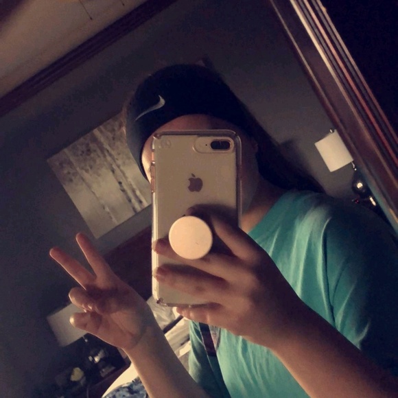 Profile Picture of Olivia Colman (@25orcolman) on Poshmark