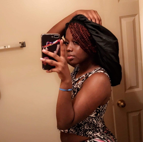 Profile Picture of Nett Nett (@nettmett2567) on Poshmark