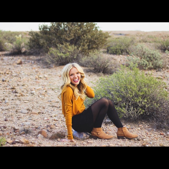 Profile Picture of Whitney Cluff (@whitneyjcluff) on Poshmark