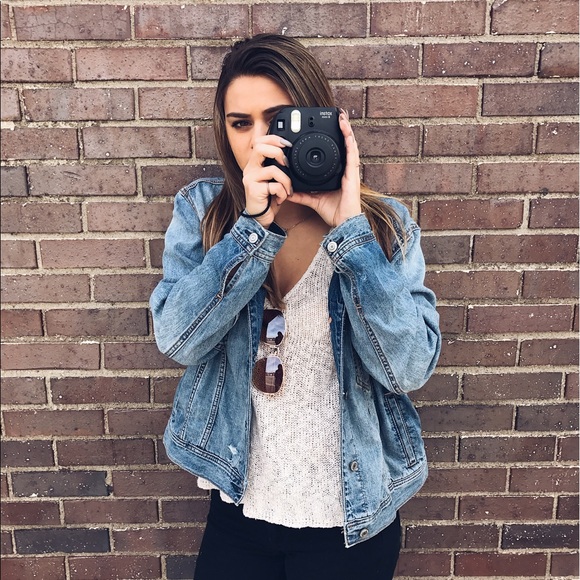 Profile Picture of Nicole Ruzbasan (@nsruz) on Poshmark