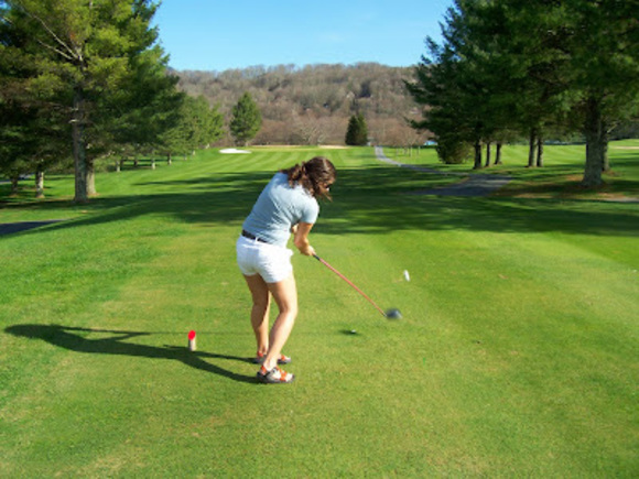 Profile Picture of Annie Juliani (@anniejuliani) on Poshmark