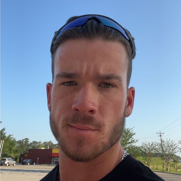 Profile Picture of Tristan Pearson (@pearsontristan) on Poshmark