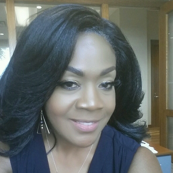 Profile Picture of Laura Keys (@larl) on Poshmark