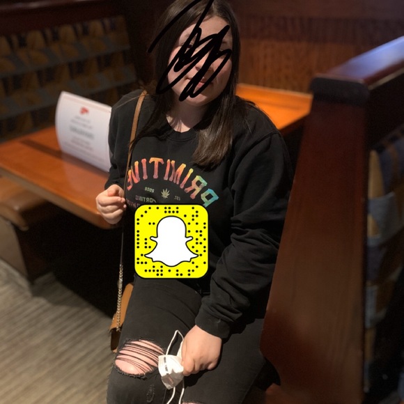 Profile Picture of Alliyah Simniok (@asimniok24) on Poshmark