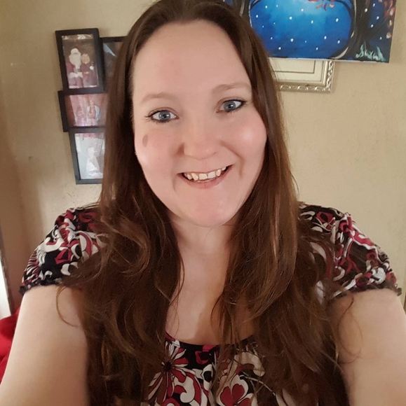Profile Picture of Sarah Groulx (@sarahgroulx78) on Poshmark