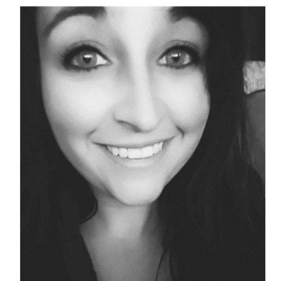 Profile Picture of Allison Curry (@allisonlynn01) on Poshmark