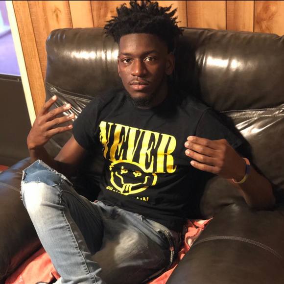 Profile Picture of Bobby jizzle n Bryant (@bigkobe) on Poshmark