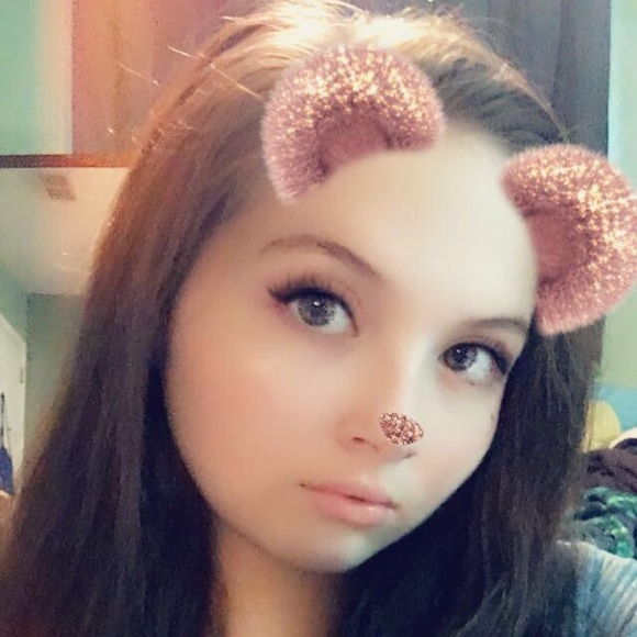 Profile Picture of Mackenzie Auth (@kenziejax) on Poshmark