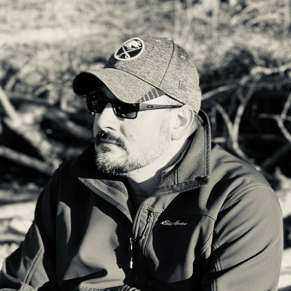 Profile Picture of Rob Phillips (@robp614) on Poshmark