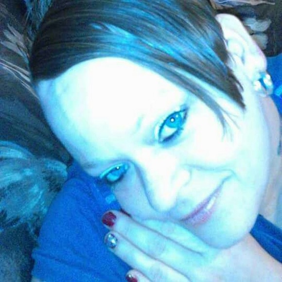 Profile Picture of Gerileigh Frantum (@gerileigh79) on Poshmark