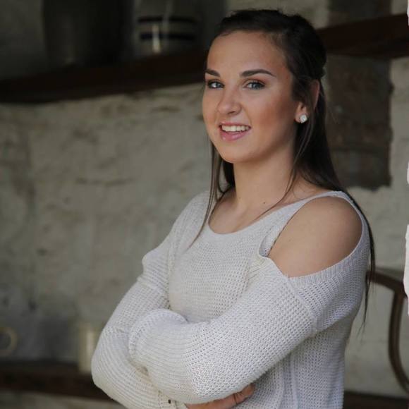 Profile Picture of Tatum Melhorn (@tatumnoel17) on Poshmark