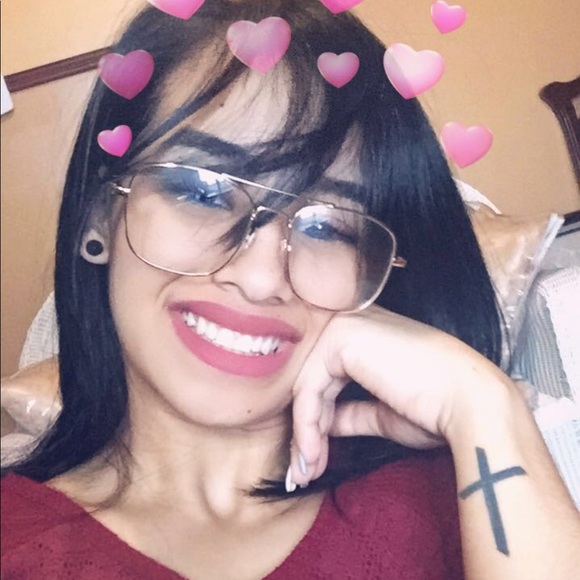 Profile Picture of Leidy Bisono (@leidyb24) on Poshmark