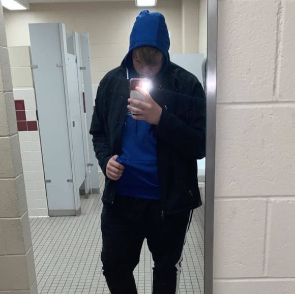 Profile Picture of Kai Kruchten (@kaikruchten22) on Poshmark