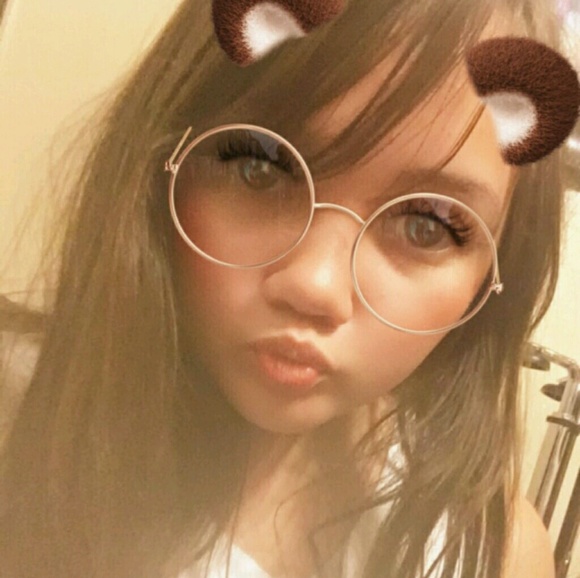 Profile Picture of Monica Magnusen (@beauty_forlife) on Poshmark