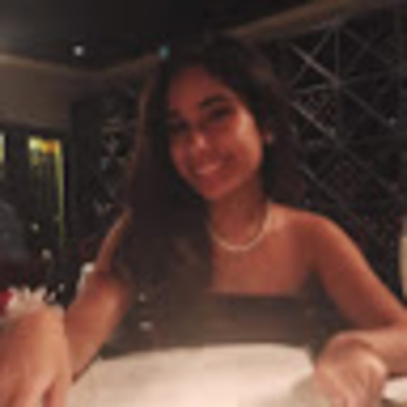 Profile Picture of Keana Caylak (@keanacaylak25) on Poshmark