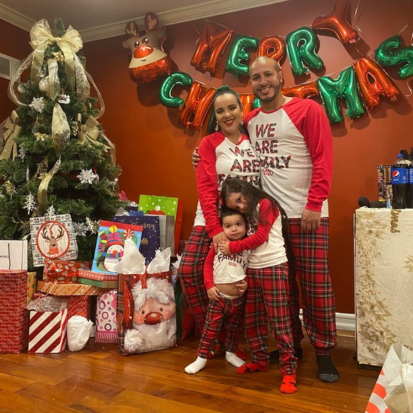 Profile Picture of Daniela Herreros (@danielaherreros) on Poshmark