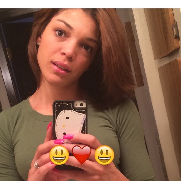 Profile Picture of Del rosario Andris (@andris) on Poshmark