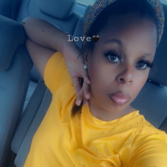 Profile Picture of Christine Crawford (@lilbabygurl93) on Poshmark