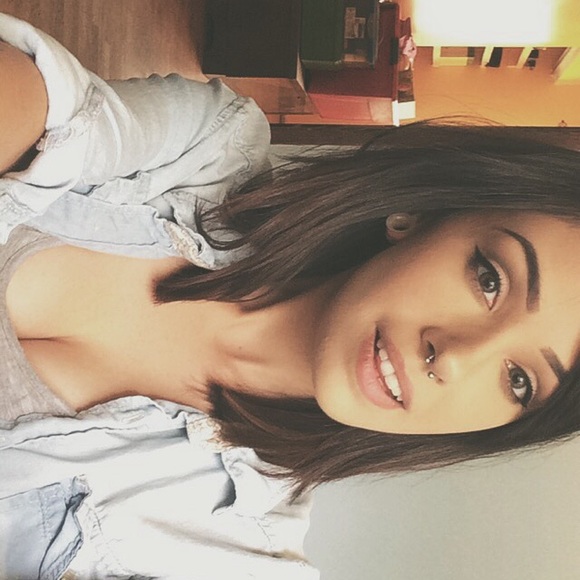 Profile Picture of Brandi Jones (@bmjones489) on Poshmark