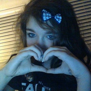 Profile Picture of Kailey Barton (@xdrawrdaddy) on Myspace