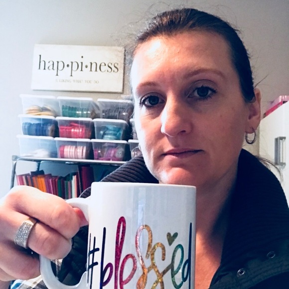 Profile Picture of Michelle Dercksen (@kksfavors) on Poshmark