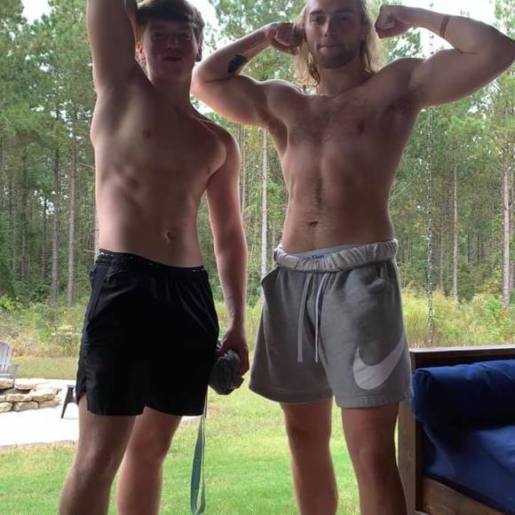 Profile Picture of Ashley Key (@ashleybkey) on Poshmark