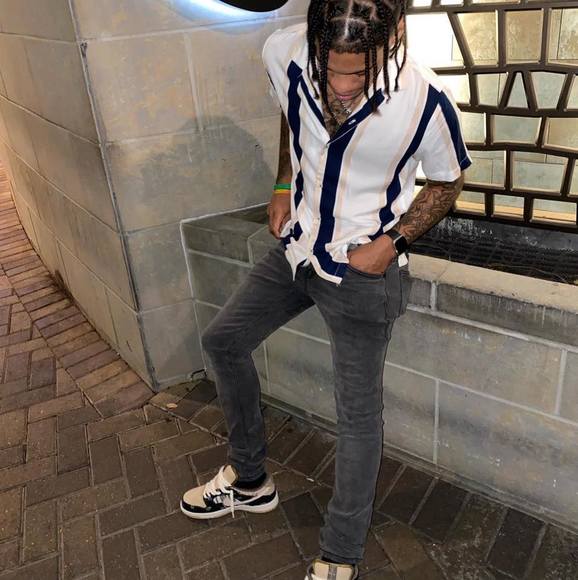 Profile Picture of Hunter Glaude (@hunterglaude) on Poshmark