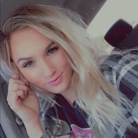 Profile Picture of Savannah Rampy (@sissy11919) on Poshmark
