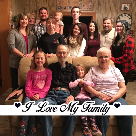 Profile Picture of Kendra Toohill (@ktoohill) on Poshmark