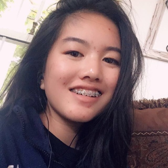Profile Picture of Alyse Slawinski (@alyse_slawin) on Poshmark