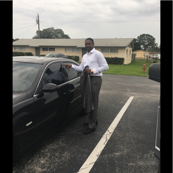 Profile Picture of Michael Delinois (@coollover) on Poshmark