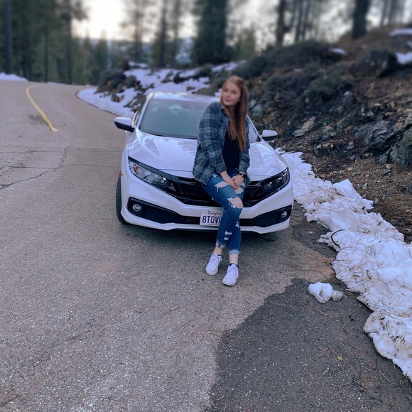 Profile Picture of Lily Downs (@lilymae1223) on Poshmark