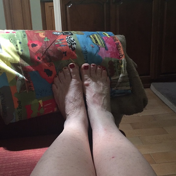 Profile Picture of Corinne Dellosso (@cdd085) on Poshmark