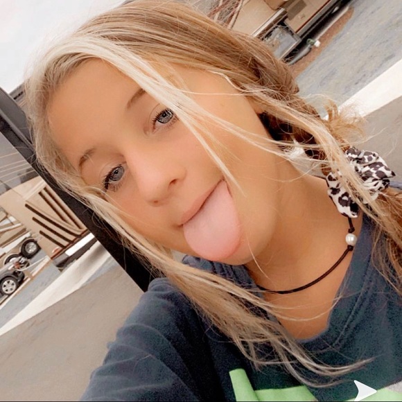 Profile Picture of Addison Glover (@addison_glover_) on Poshmark