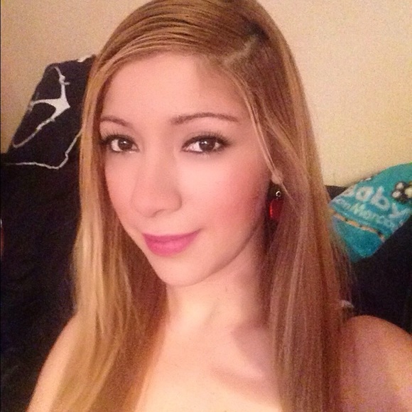 Profile Picture of Sonia Rivera (@soniaerivera) on Poshmark